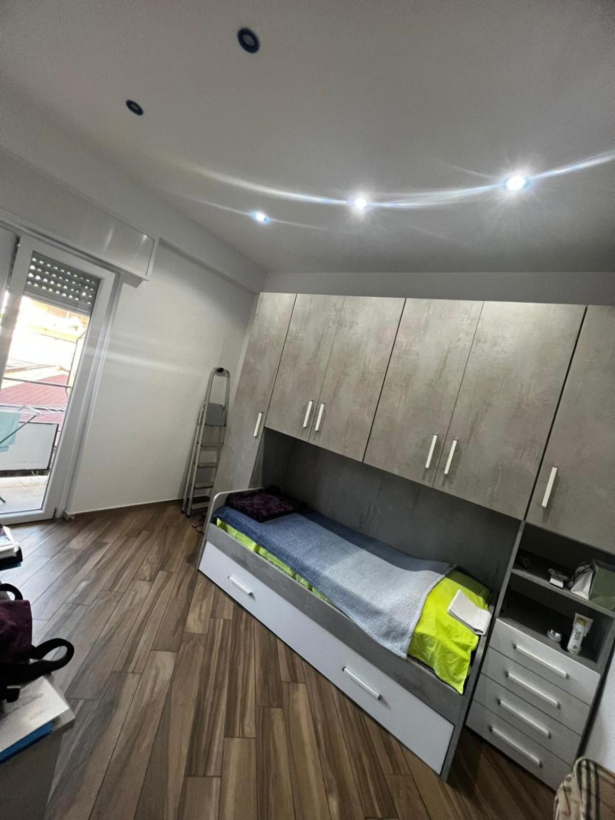 Nathan House, Tuscolana * Rom